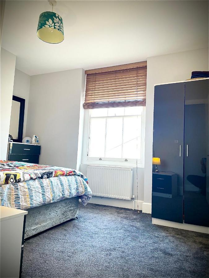 Camden Guest House Double Bedroom With Super Large King Bed 伦敦 外观 照片